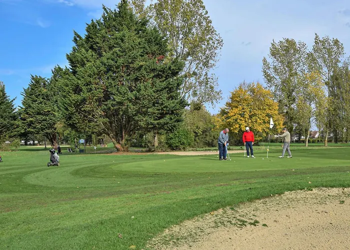 Дом отдыха 3 Bedroom In