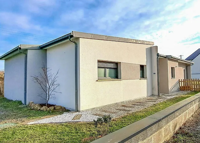 3 Bedroom In Amfreville (Calvados)